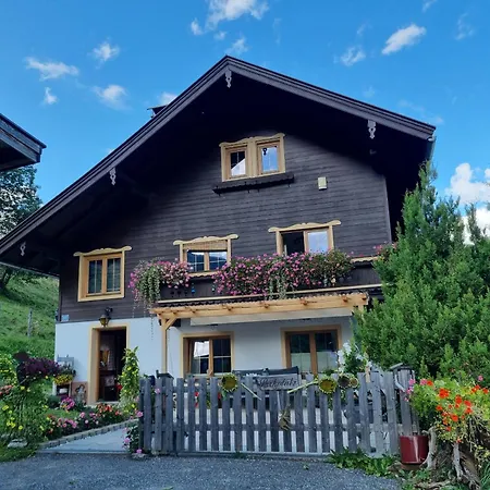 Daire Monika Fusch an der Glocknerstraße